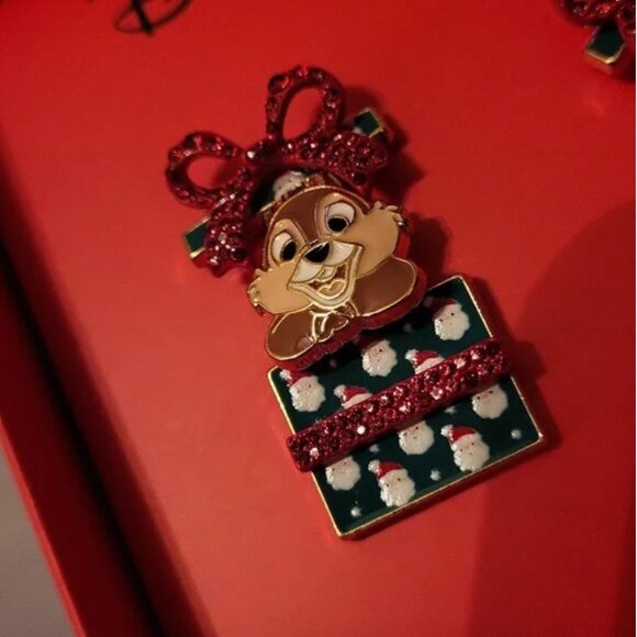 Disney BaubleBar Chip 'n" Dale Dangle Drop Christmas Earrings Red Bow Gift Box - Picture 2 of 2